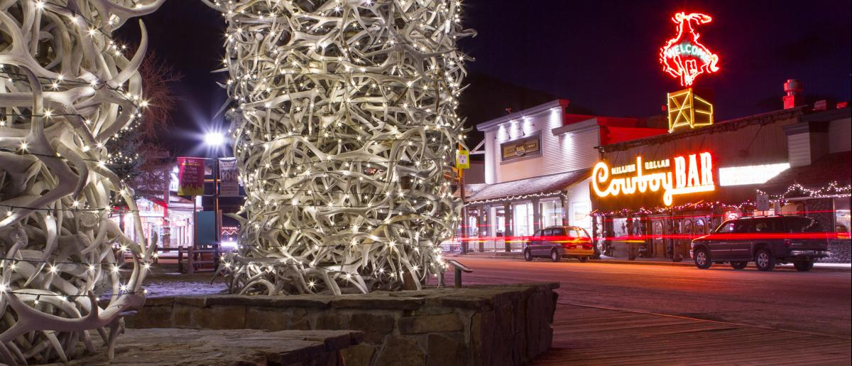 Nw arch and cowboy bar night