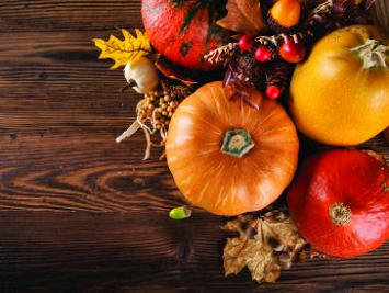 Tgiving wood pumpkin